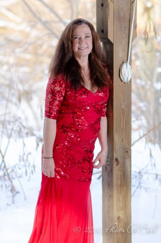 Cleveland Photographer photographs red dress 10