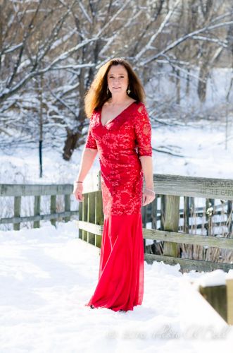 Cleveland Photographer photographs red dress 11